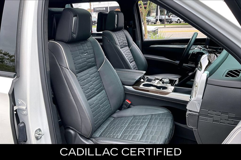 Certified 2025 Cadillac Escalade ESV Sport Platinum AWD/4WD image 9