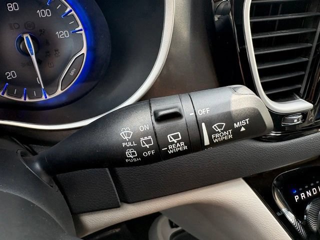 Used 2024 Chrysler Pacifica Touring-L FWD image 36
