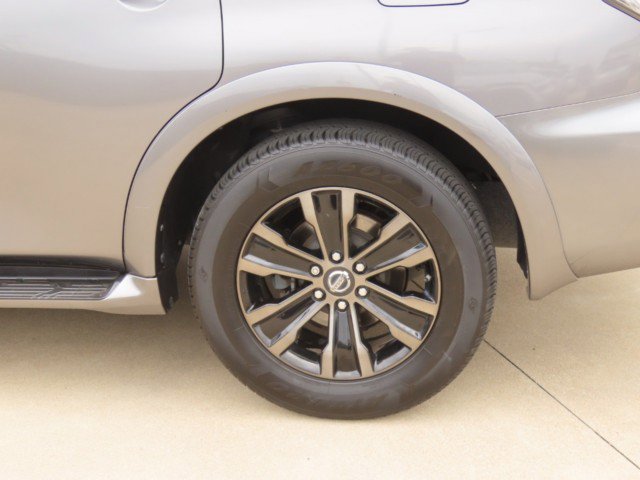 Used 2019 Nissan Armada Platinum w/ Captain's Chairs Package RWD image 16