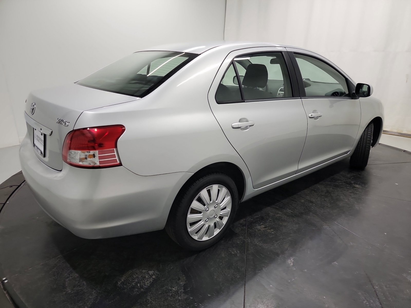 Used 2009 Toyota Yaris Sedan image 9