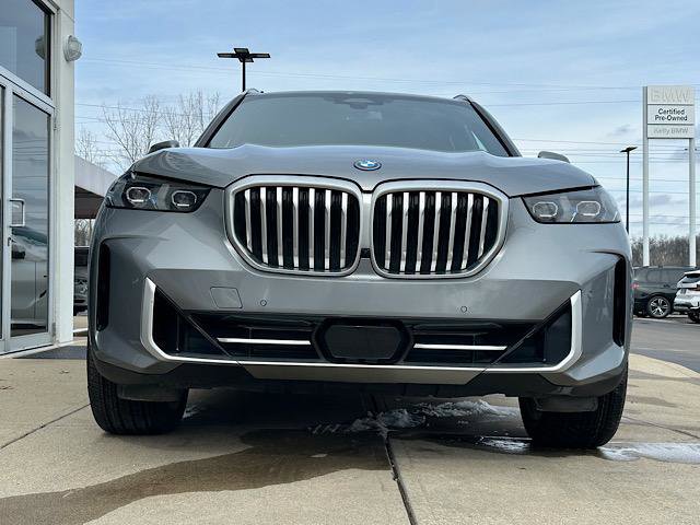 Certified 2024 BMW X5 xDrive50e w/ Premium Package image 2