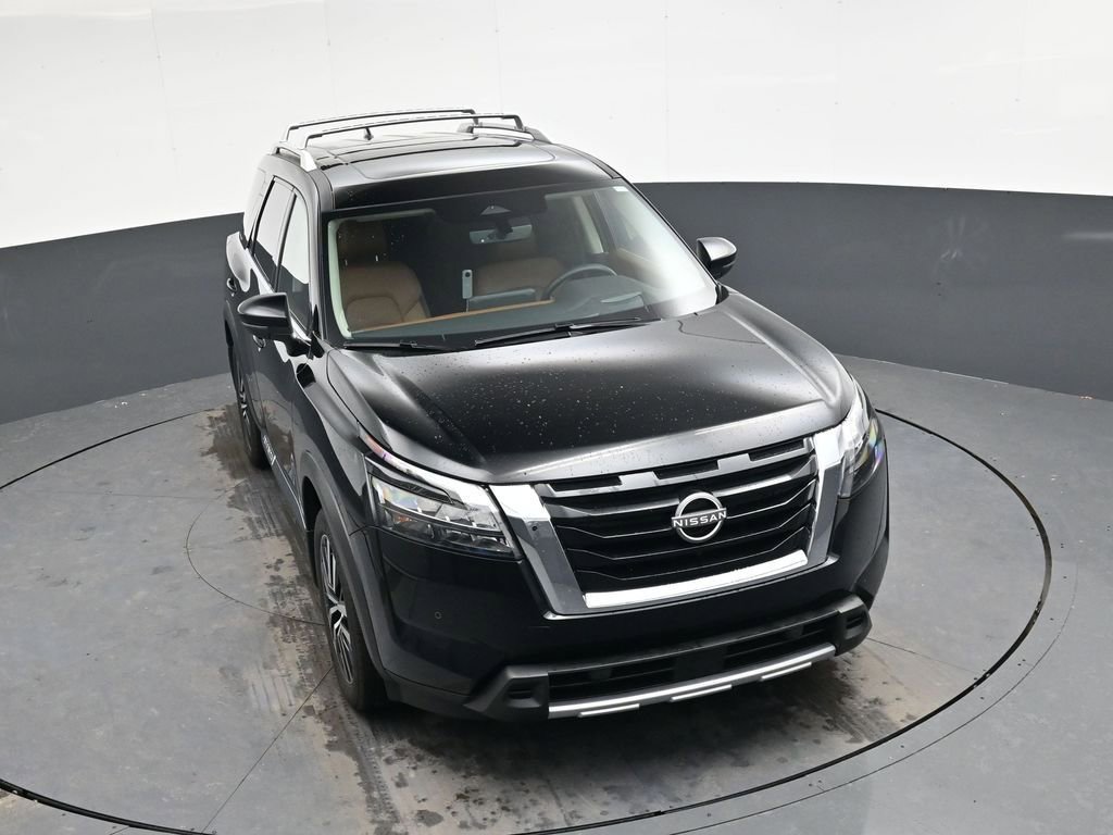 Used 2025 Nissan Pathfinder Platinum image 26