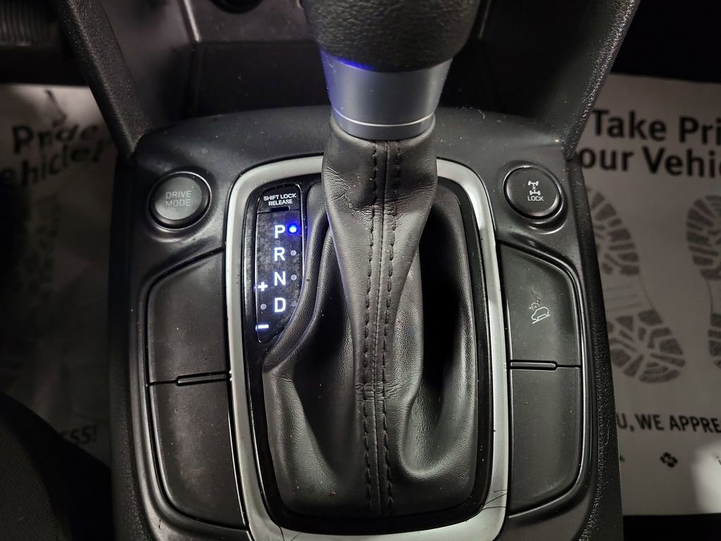 Used 2021 Hyundai Kona SE image 16