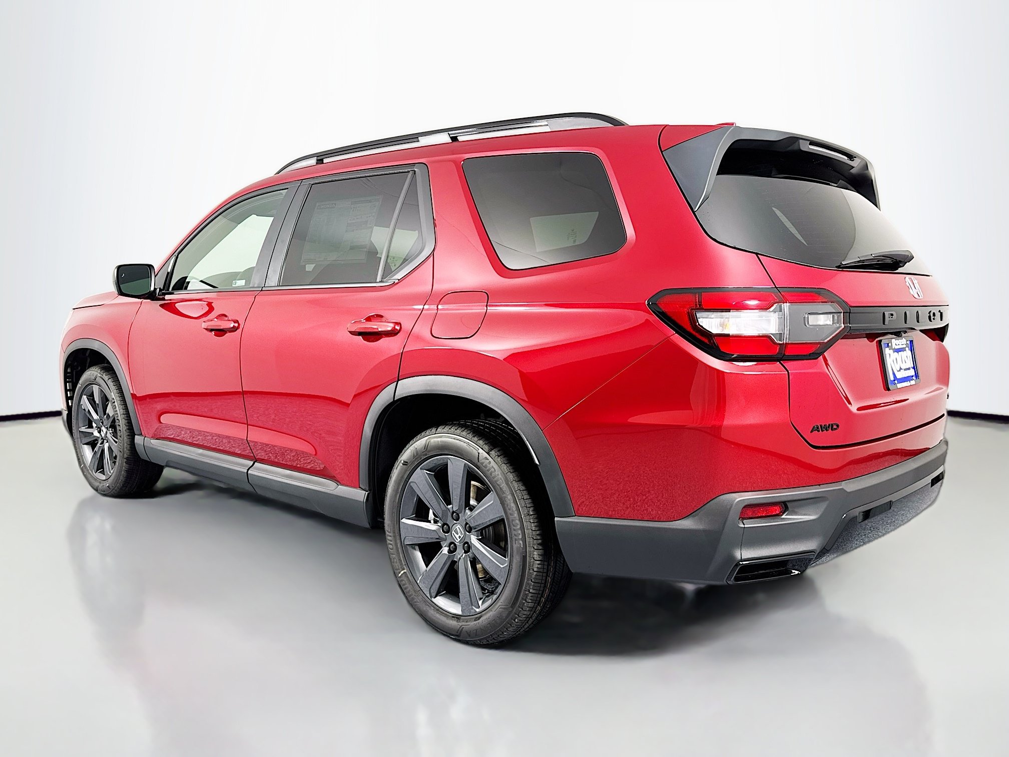 New 2026 Honda Pilot Sport image 7