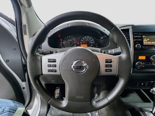 Used 2014 Nissan Frontier SV w/ SV Value Truck Package RWD image 11