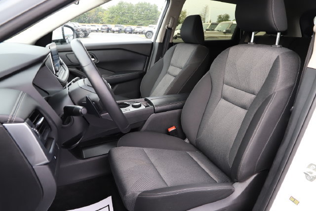 Used 2025 Nissan Rogue SV AWD/4WD image 13