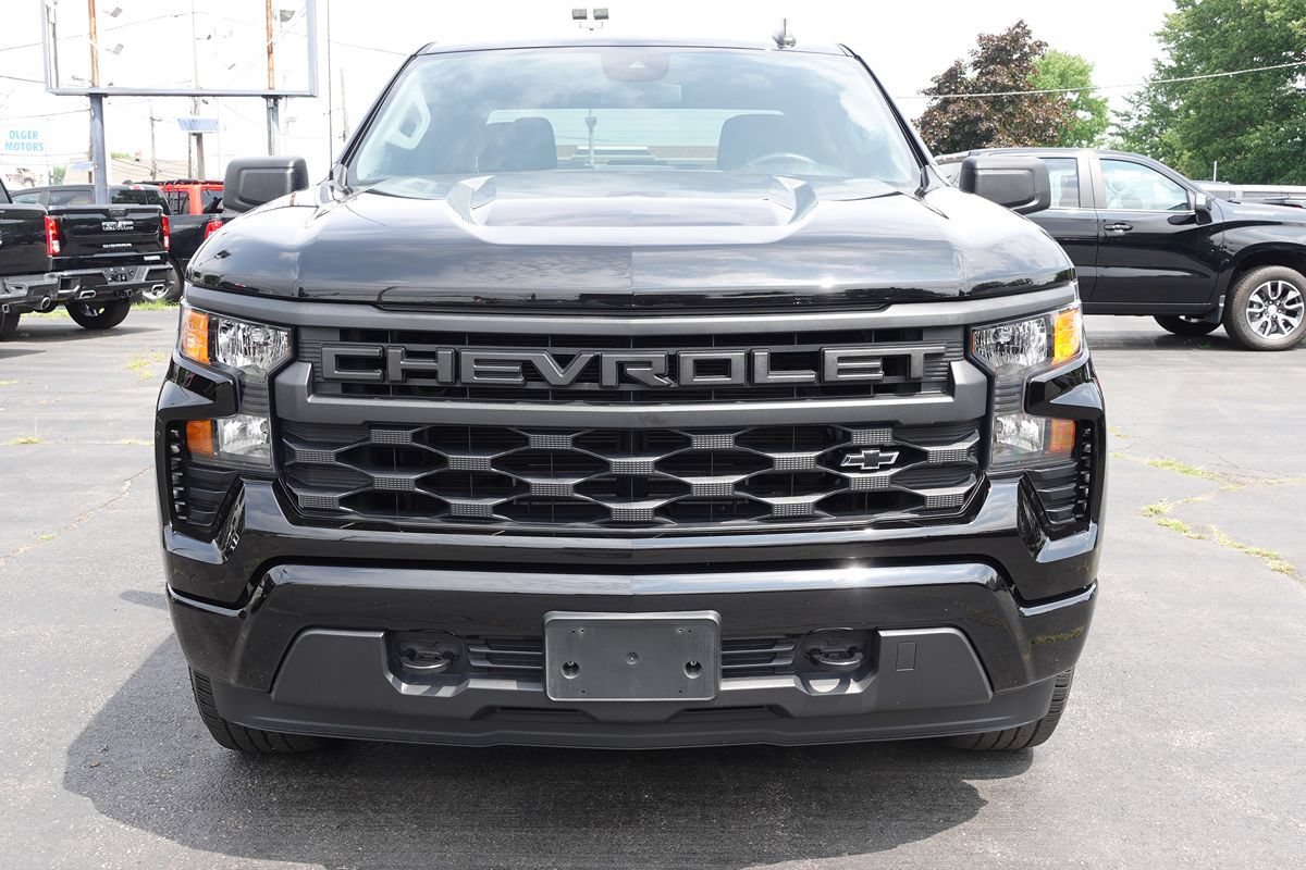 Used 2024 Chevrolet Silverado 1500 Custom w/ LPO, Dark Essentials Package AWD/4WD image 5