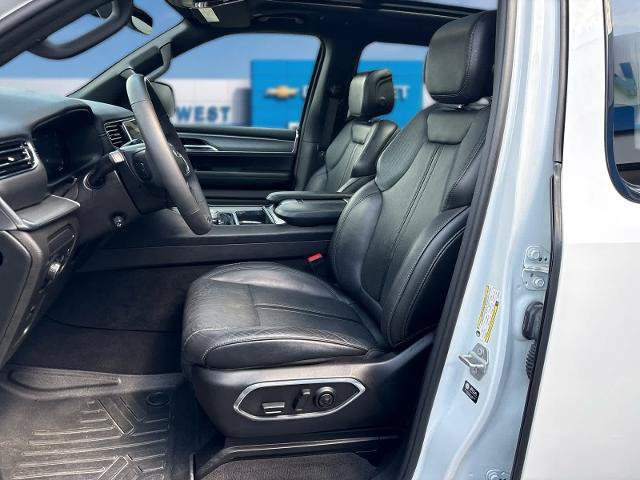Used 2023 Jeep Wagoneer Series II AWD/4WD image 17