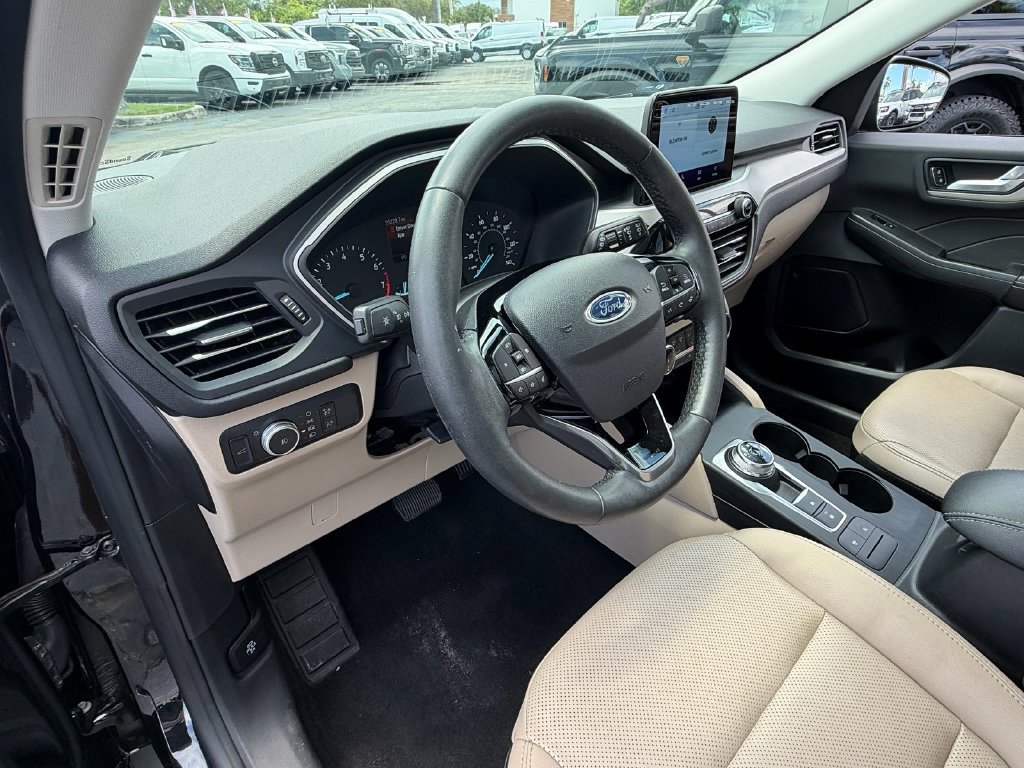Used 2022 Ford Escape SEL FWD image 10