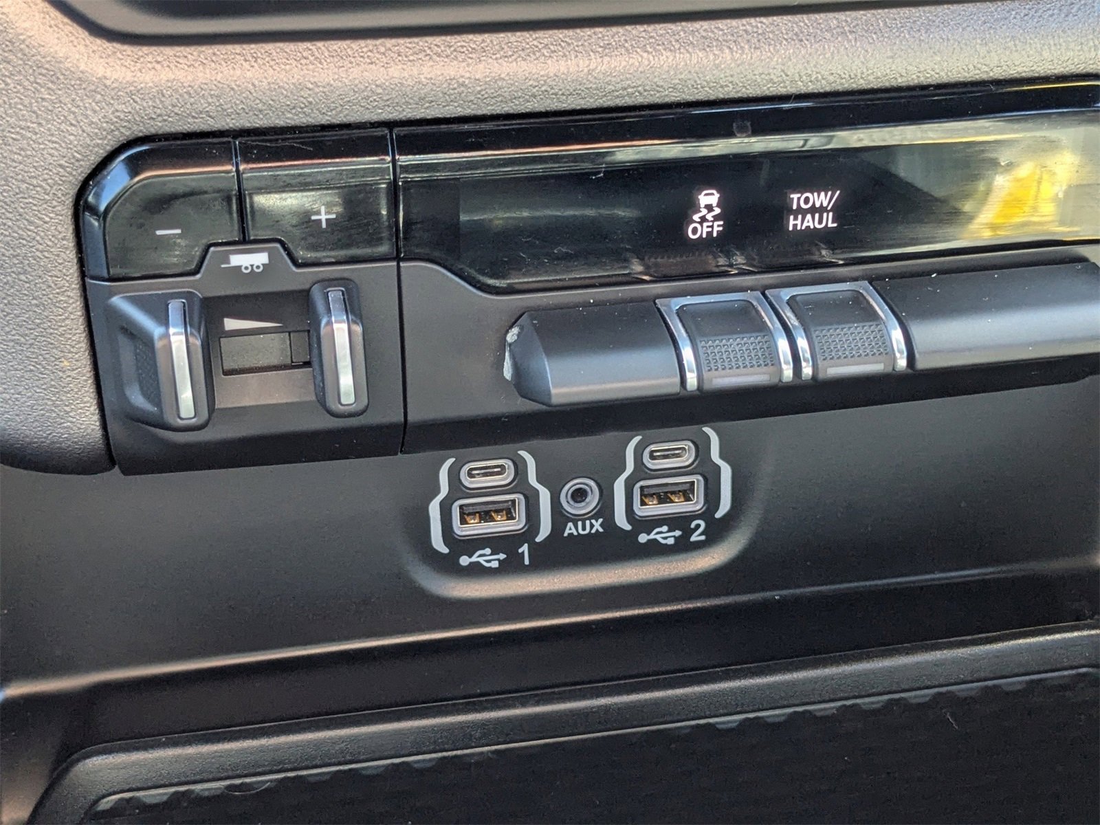 Used 2024 RAM 1500 Big Horn image 23