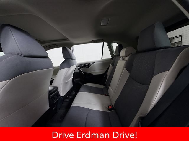 Used 2025 Toyota RAV4 XLE w/ Convenience Package FWD image 9