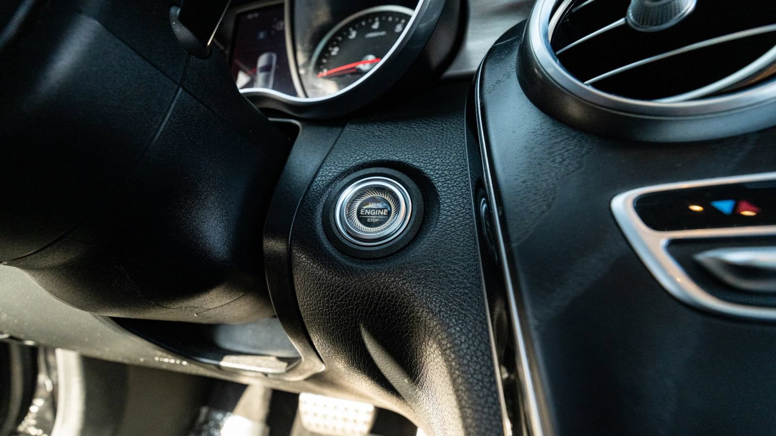 Used 2019 Mercedes-Benz C 300 4MATIC Coupe w/ AMG Line image 27
