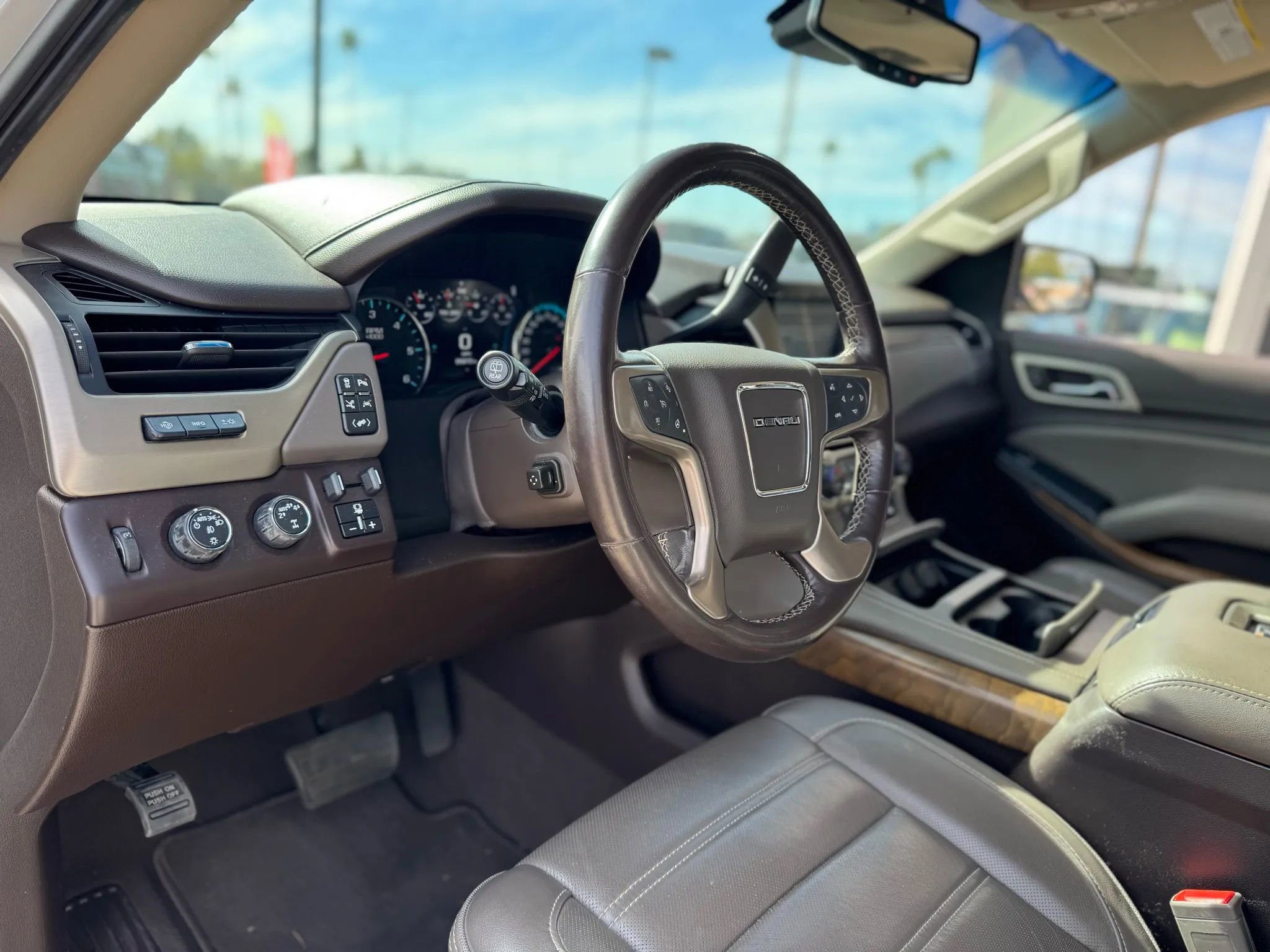 Used 2019 GMC Yukon XL Denali w/ Denali Ultimate Package image 19