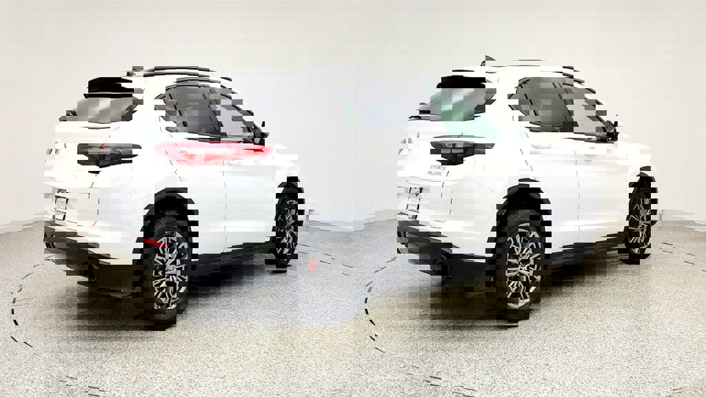 Used 2023 Alfa Romeo Stelvio Sprint image 5