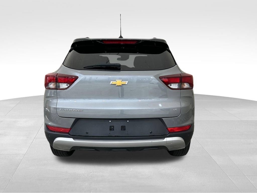 Used 2023 Chevrolet TrailBlazer LT w/ Convenience Package FWD image 4