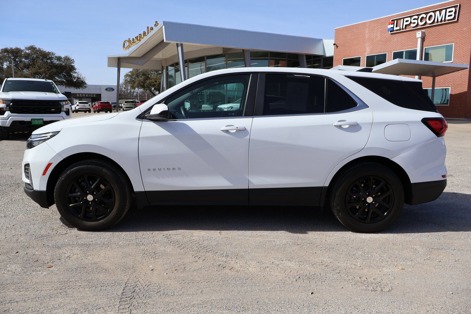 Used 2024 Chevrolet Equinox LT image 2