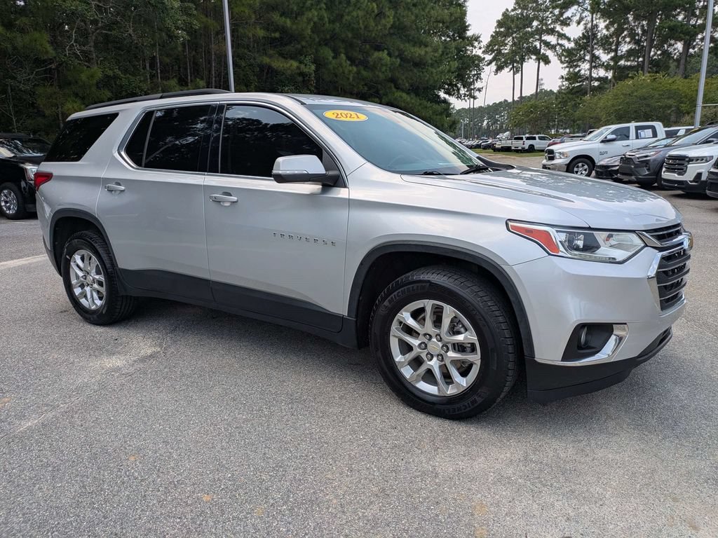 Used 2021 Chevrolet Traverse LT FWD video 2