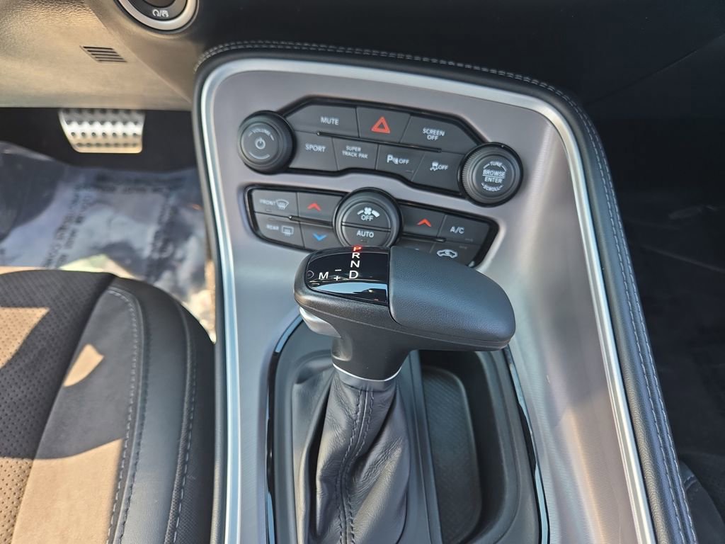 Used 2022 Dodge Challenger R/T w/ Plus Package image 11