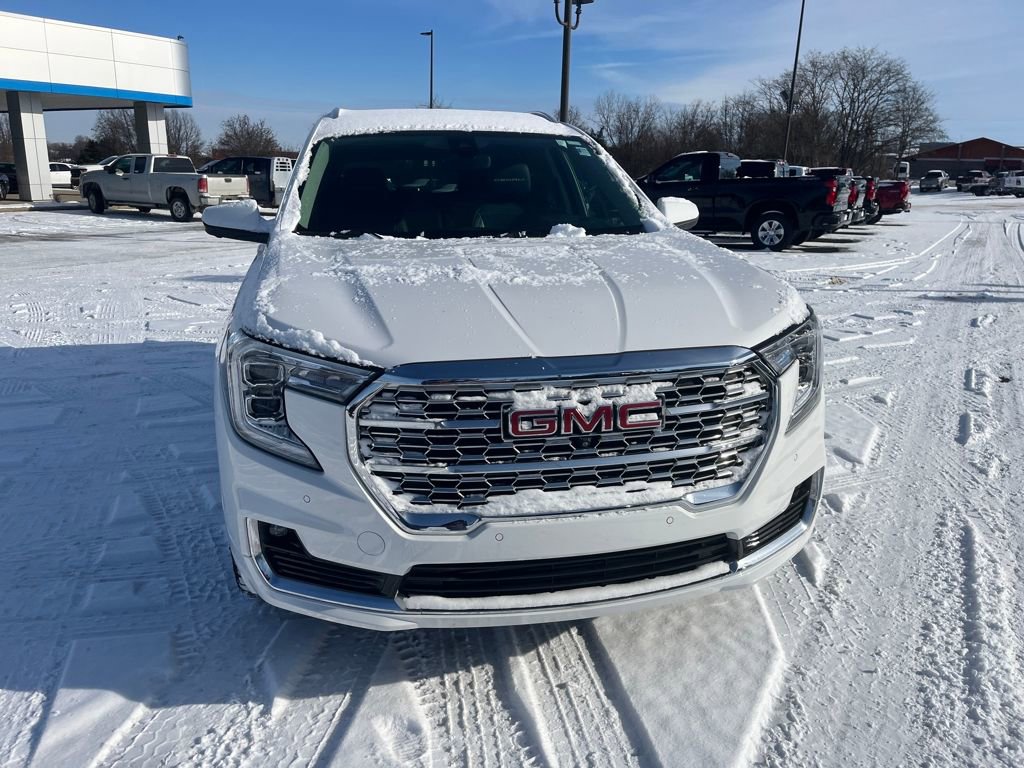 Used 2022 GMC Terrain Denali w/ Denali Premium Package image 8