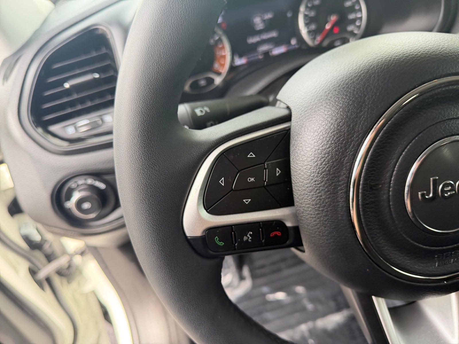 Used 2023 Jeep Renegade Altitude AWD/4WD image 21