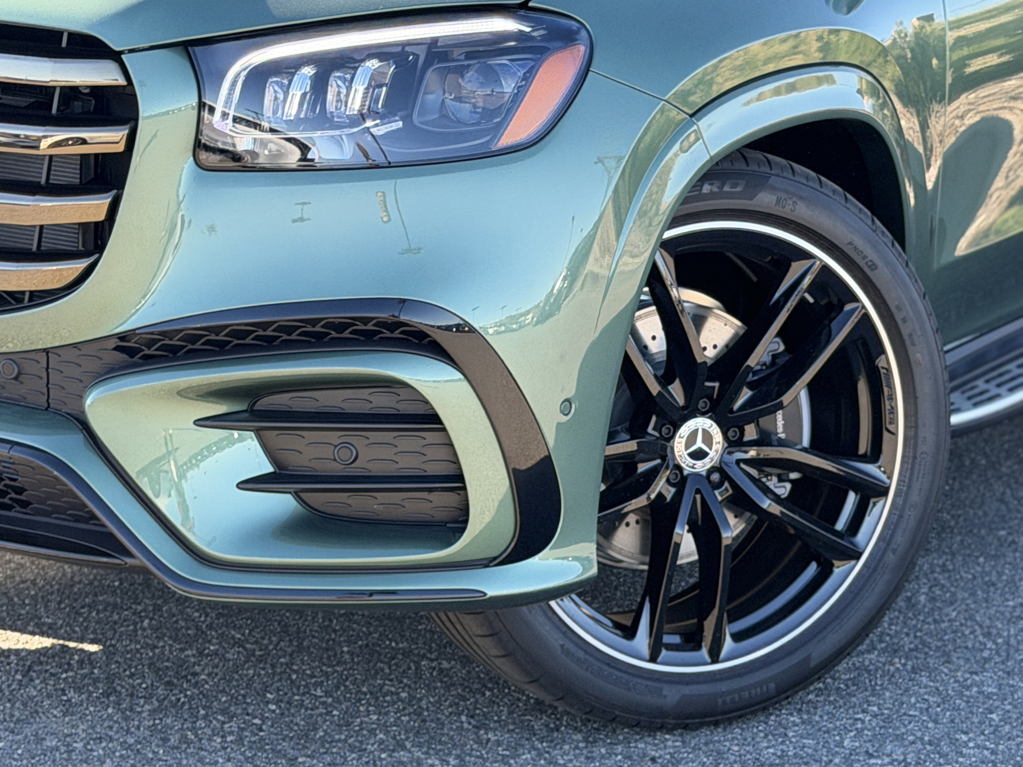 New 2026 Mercedes-Benz GLS 450 4MATIC image 4