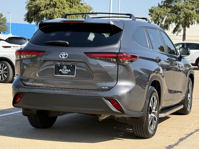 Used 2023 Toyota Highlander XLE FWD image 4