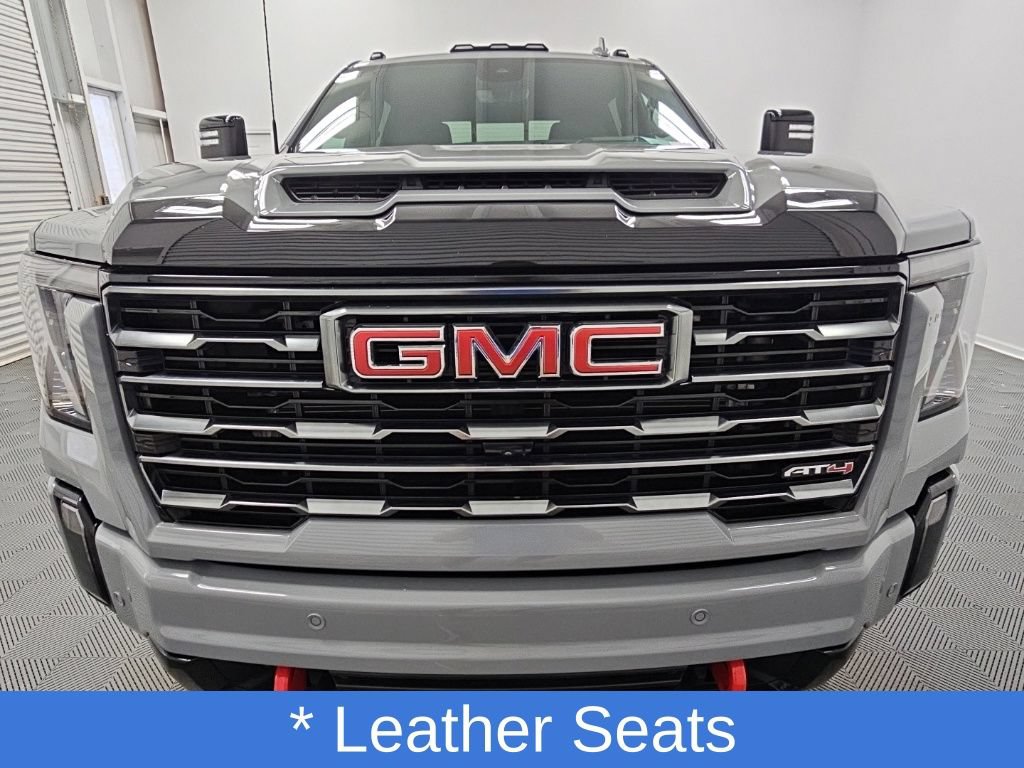 Used 2024 GMC Sierra 2500 AT4 w/ Technology Package AWD/4WD image 5