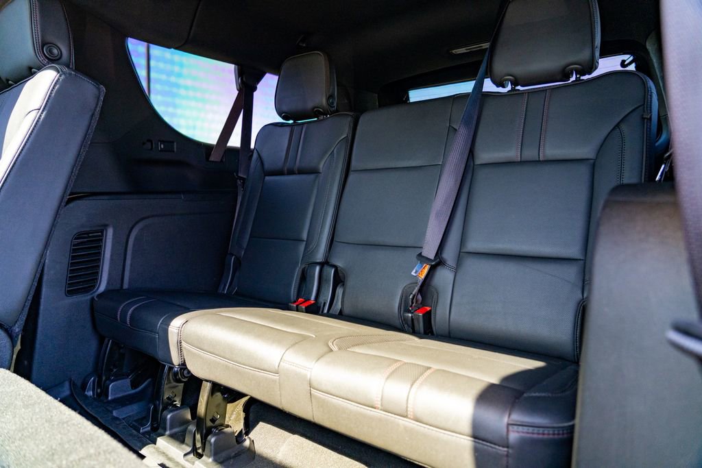 Used 2021 Chevrolet Suburban RST w/ Luxury Package AWD/4WD image 25