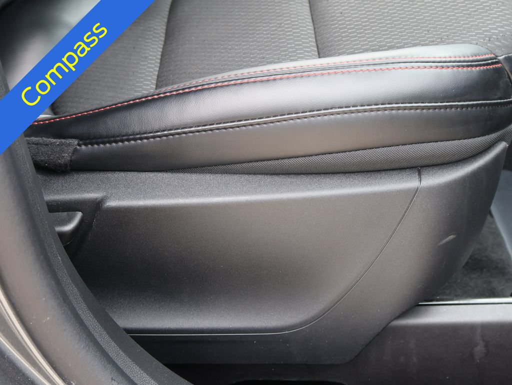 Certified 2025 Ford Escape ST-Line AWD/4WD image 11