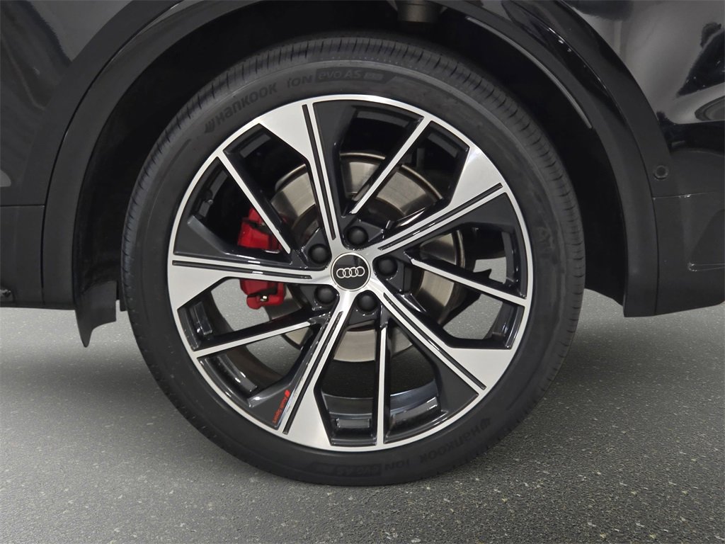 Used 2024 Audi SQ5 Prestige w/ Prestige Package image 31