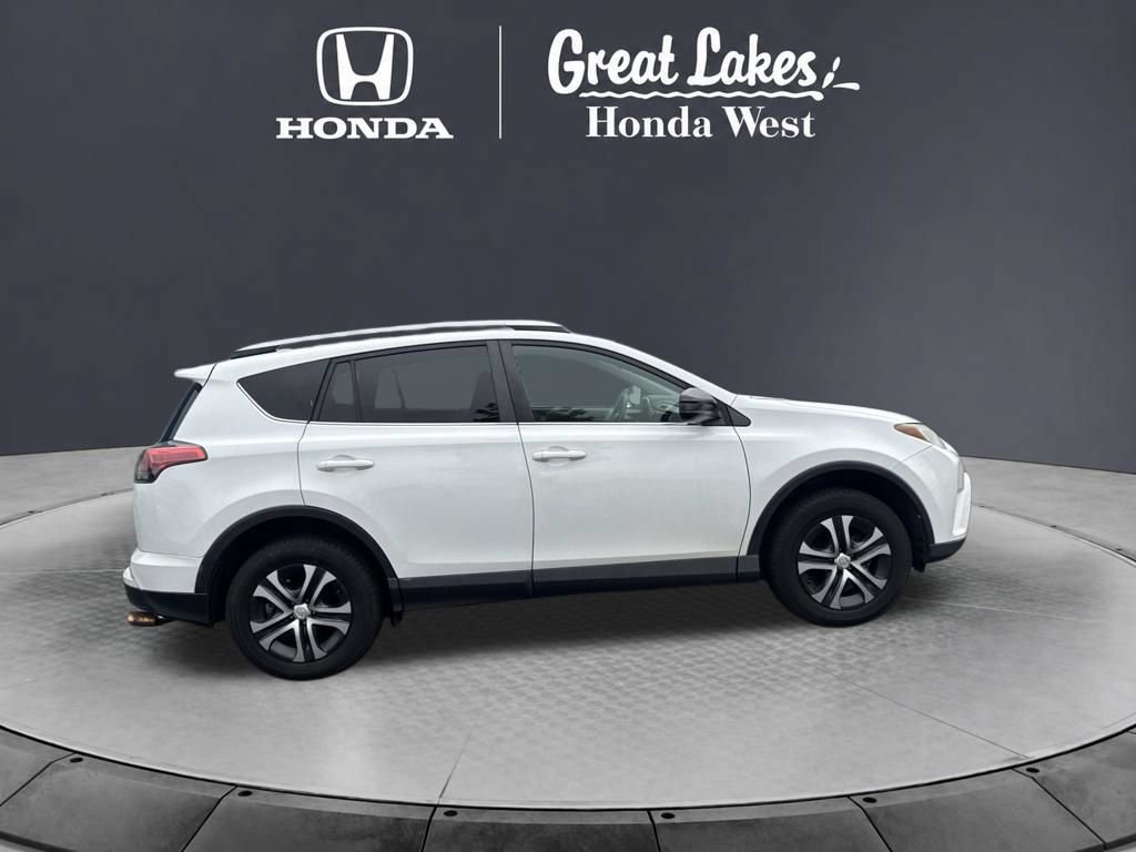 Used 2016 Toyota RAV4 LE AWD/4WD image 4