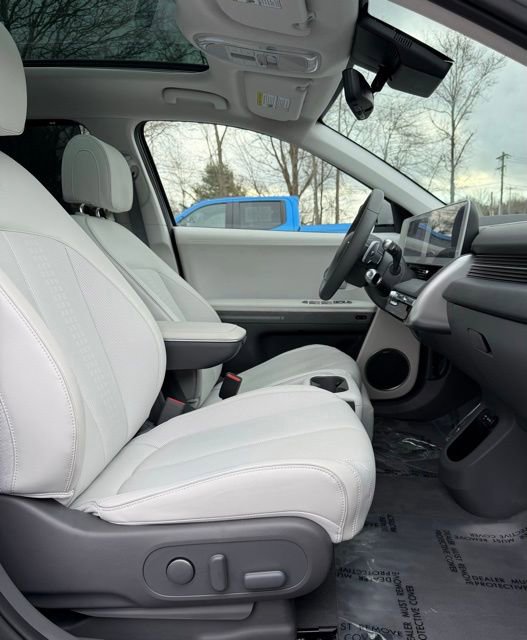 Used 2024 Hyundai Ioniq 5 Limited image 16