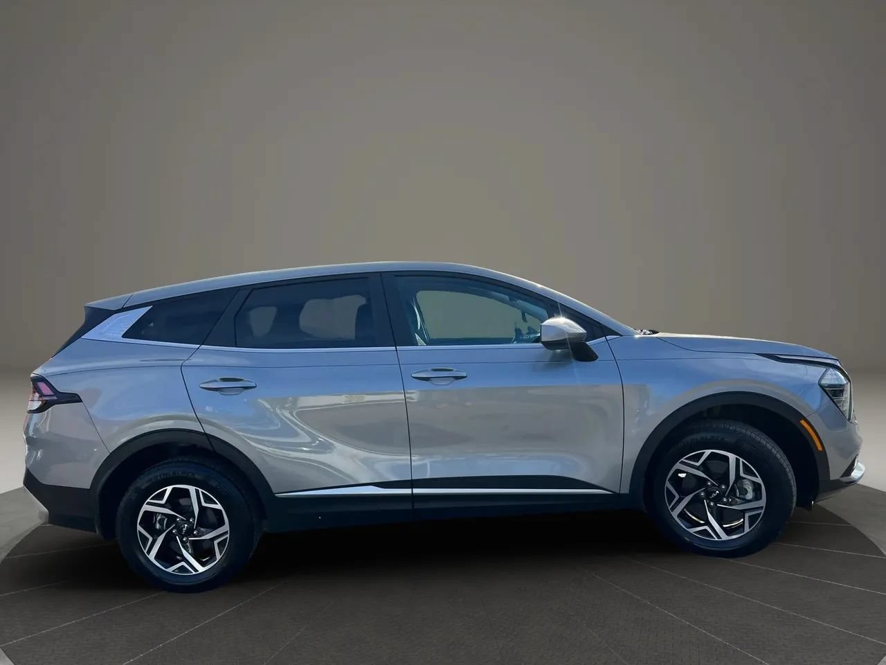 Used 2024 Kia Sportage LX AWD/4WD image 6