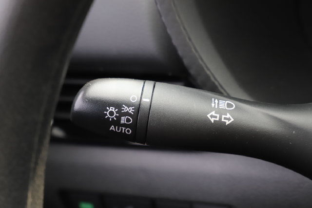 Used 2025 Nissan Sentra SV FWD image 32