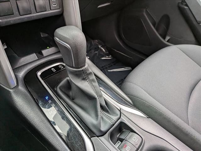 Used 2025 Toyota Corolla Cross LE image 11