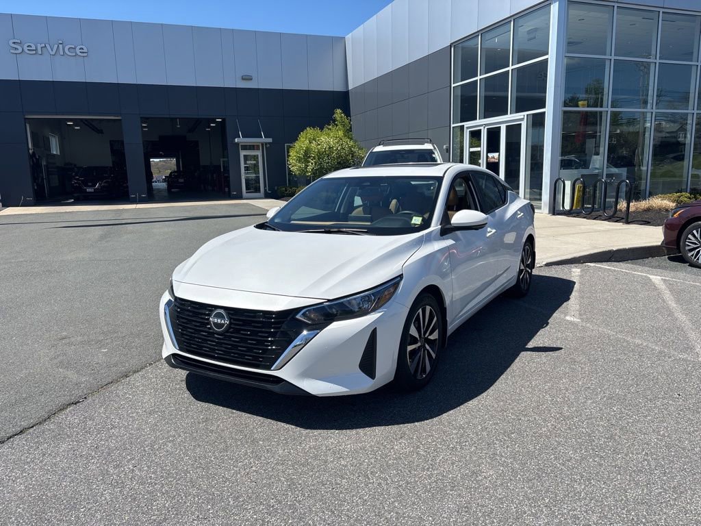Used 2024 Nissan Sentra SV w/ SV Premium Package FWD image 3