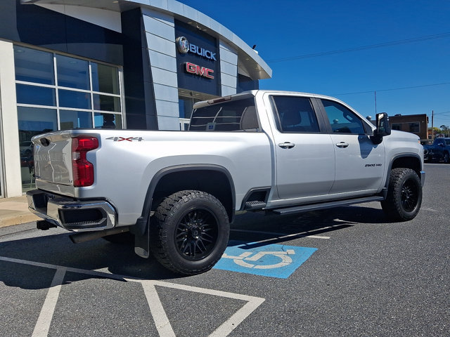 Used 2022 Chevrolet Silverado 2500 LT w/ Convenience Package AWD/4WD image 6