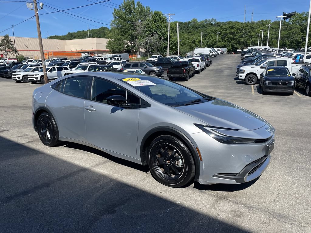 Certified 2025 Toyota Prius Plug-In Hybrid FWD image 6