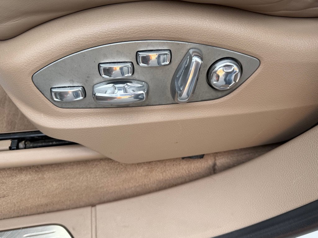 Used 2013 Porsche Cayenne Turbo w/ Premium Pkg Plus image 65