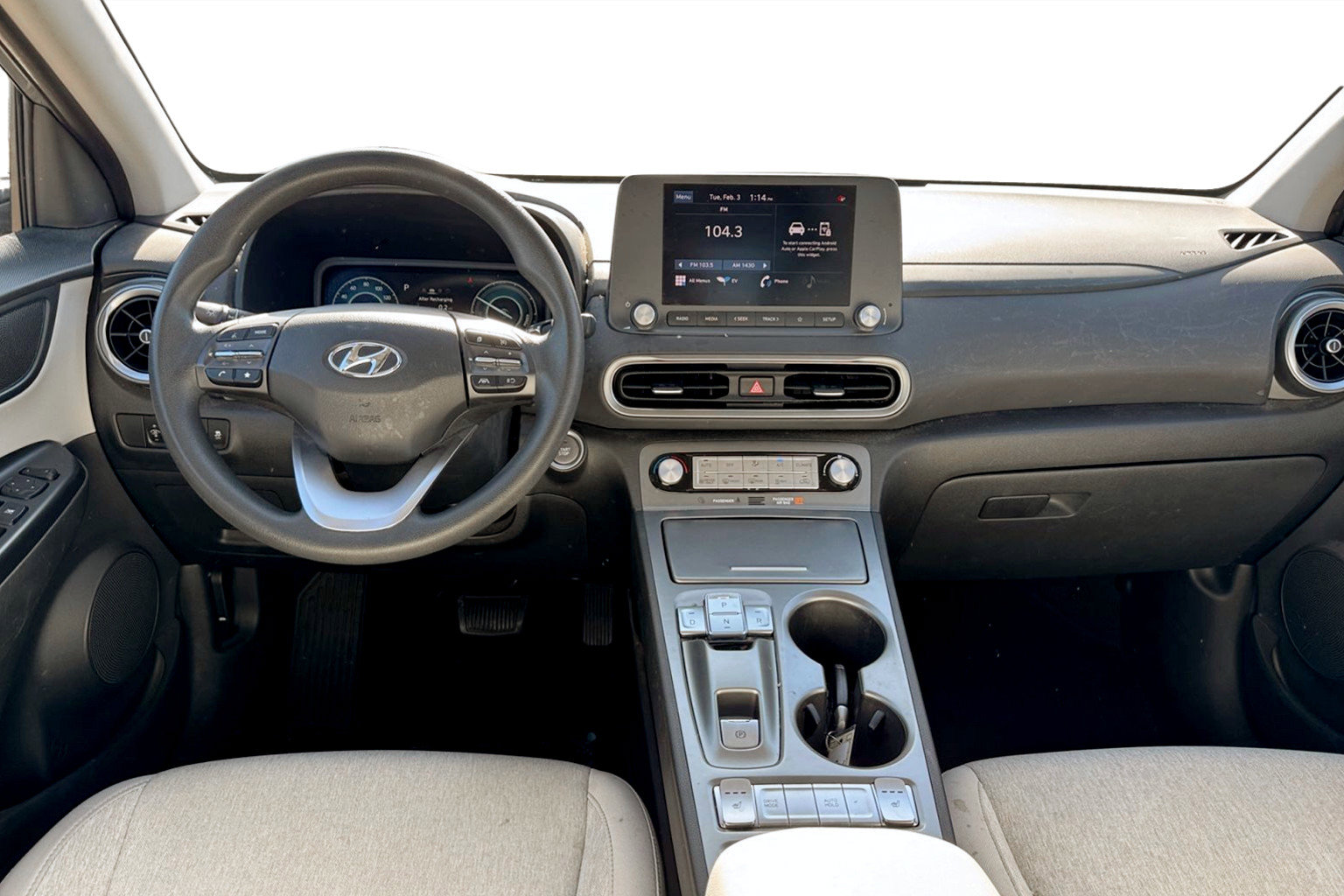 Used 2023 Hyundai Kona SE w/ Cargo Package image 12