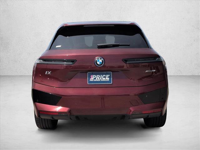 Used 2023 BMW iX xDrive50 w/ Sport Package AWD/4WD image 7
