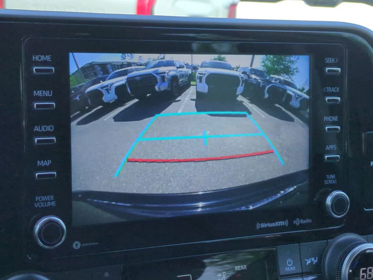 Used 2022 Toyota Highlander XLE FWD image 21