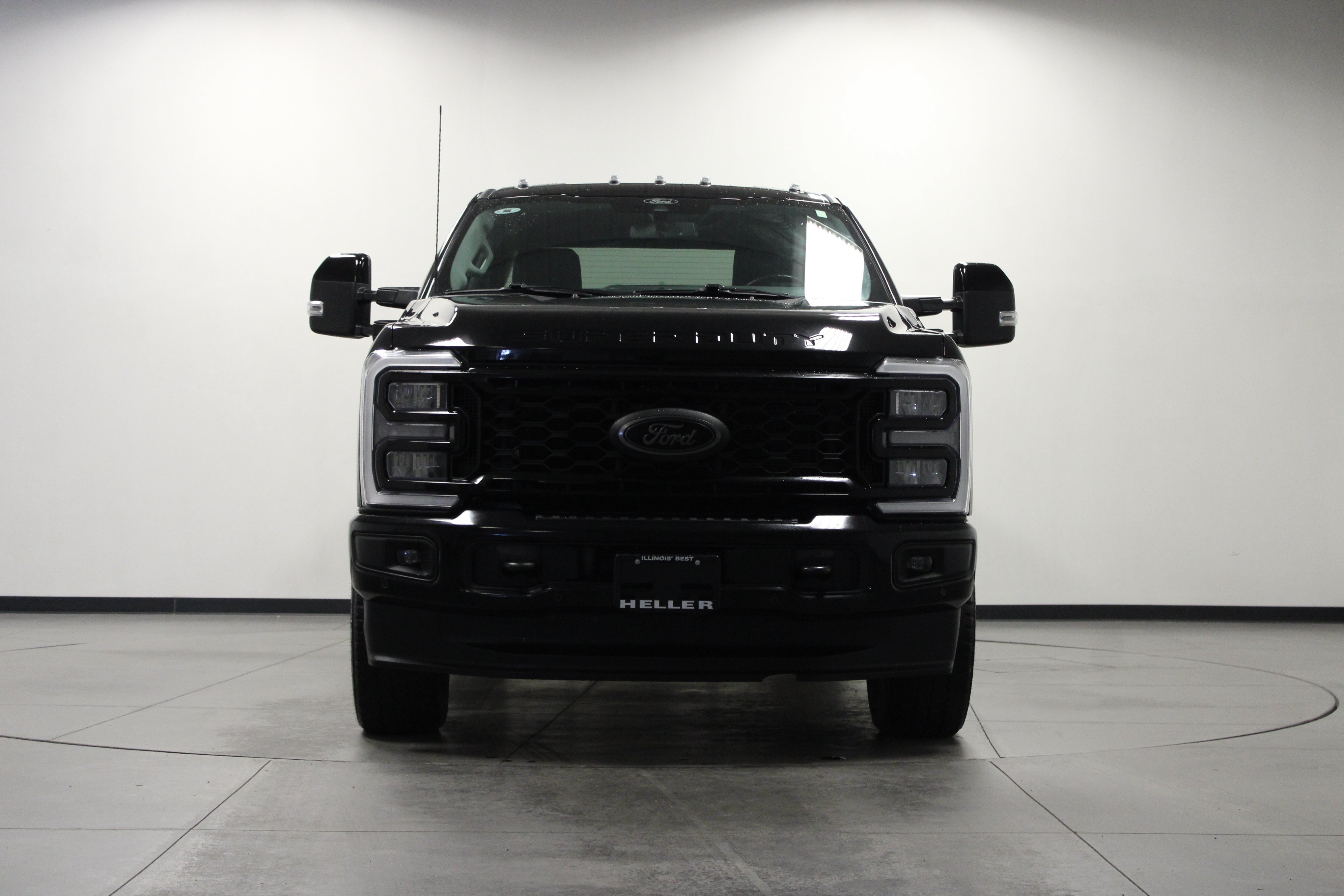 Used 2025 Ford F250 Lariat w/ Black Appearance Package AWD/4WD image 9