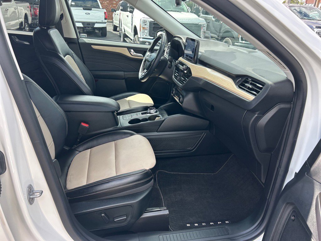 Used 2022 Ford Escape Titanium w/ Titanium Elite Package image 18