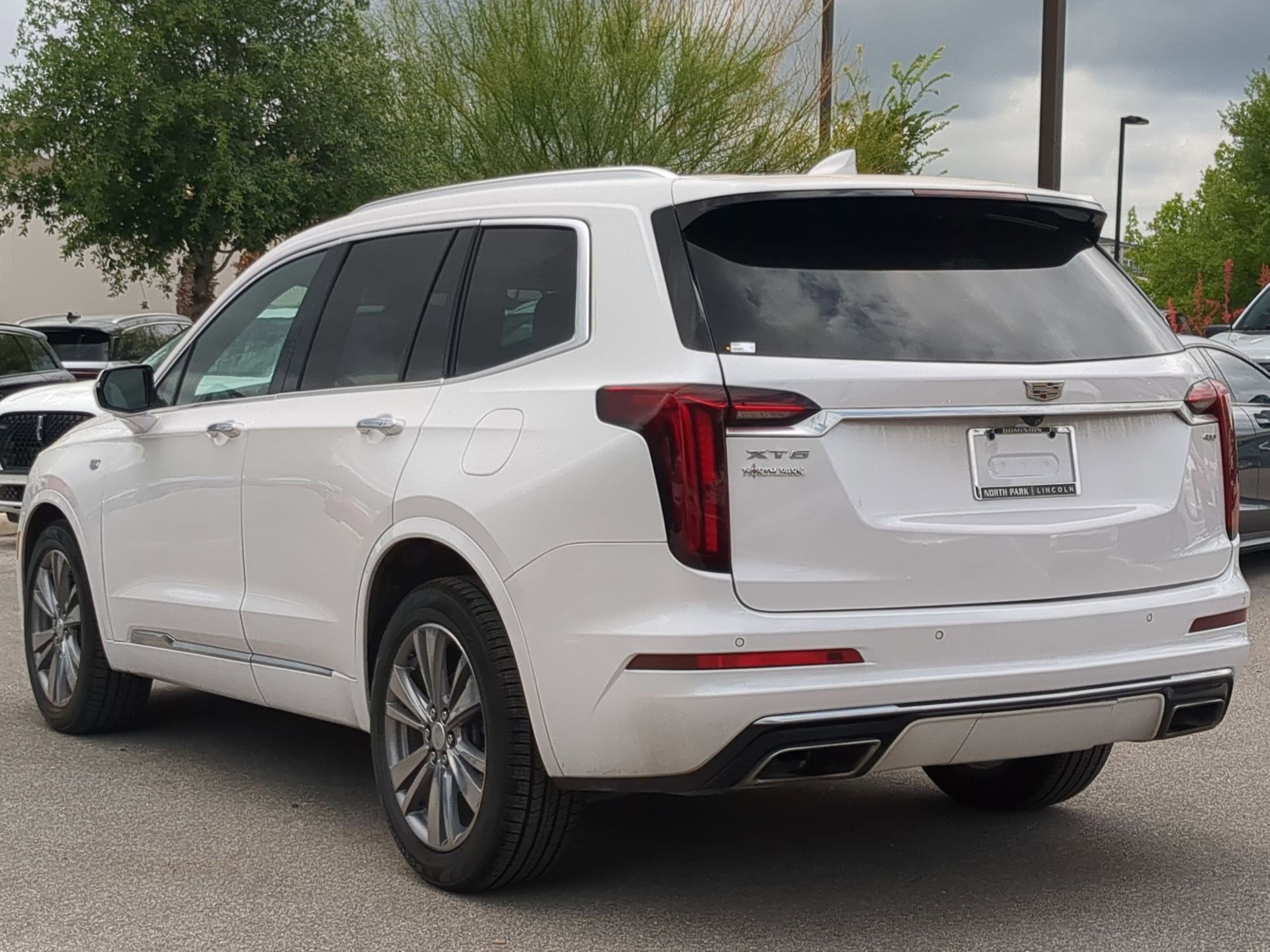 Used 2021 Cadillac XT6 Premium Luxury image 5