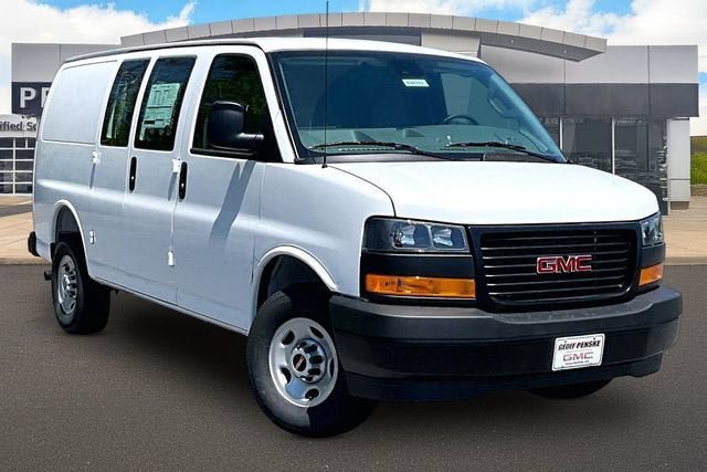 New 2026 GMC Savana 3500 w/ Driver Convenience Package RWD image 2