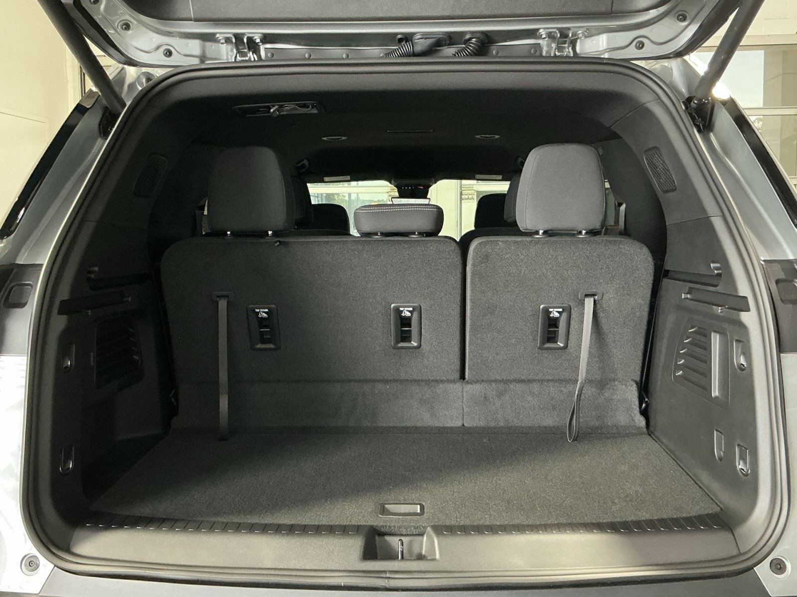 New 2026 Chevrolet Traverse LT w/ Midnight/Sport Edition FWD image 27