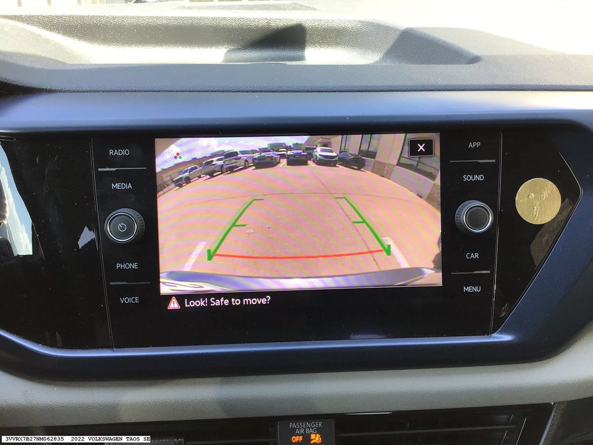 Used 2022 Volkswagen Taos SE FWD image 14