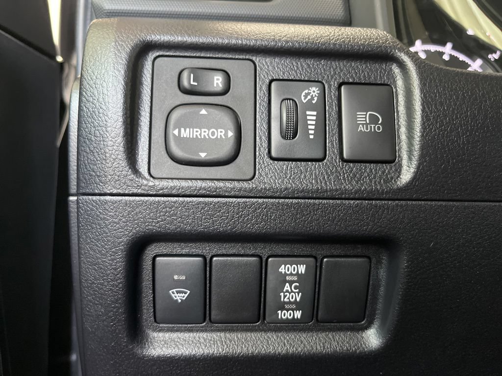 Used 2020 Toyota 4Runner SR5 AWD/4WD image 13