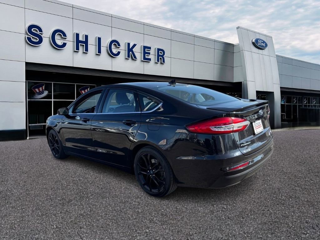 Used 2019 Ford Fusion SE w/ Equipment Group 151A image 3
